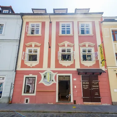 The Διαμέρισμα Τσέσκε Μπουντεγιόβιτσε