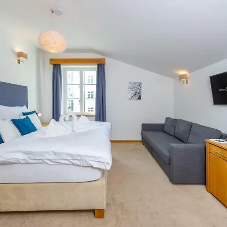 The Διαμέρισμα *