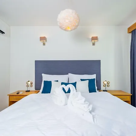 The Διαμέρισμα *