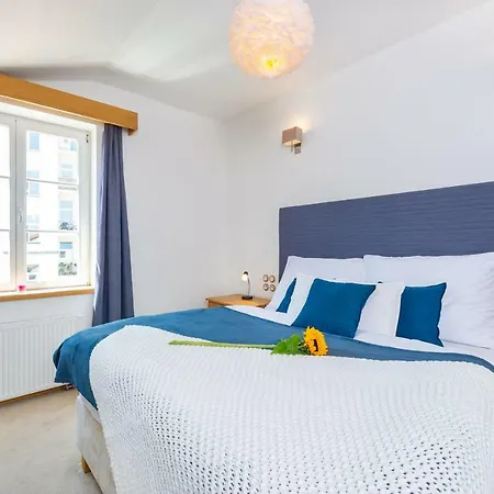 The Διαμέρισμα Τσέσκε Μπουντεγιόβιτσε