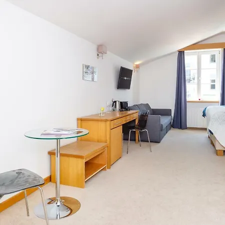 The Διαμέρισμα Τσέσκε Μπουντεγιόβιτσε