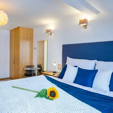 Διαμέρισμα The *